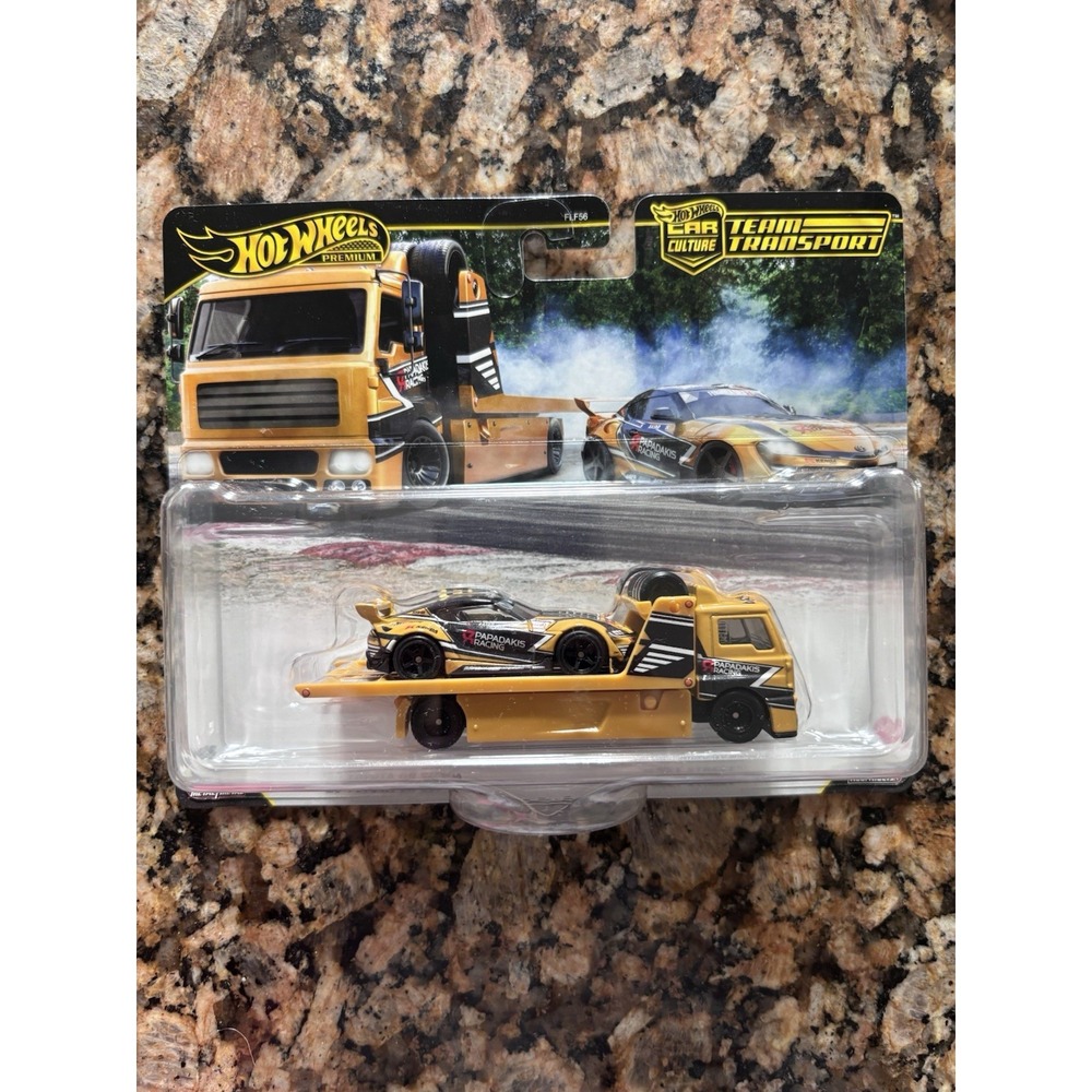 Hot Wheels Premium 2026 Team Transport '20 Toyota GR Supra Fleet Street NEW